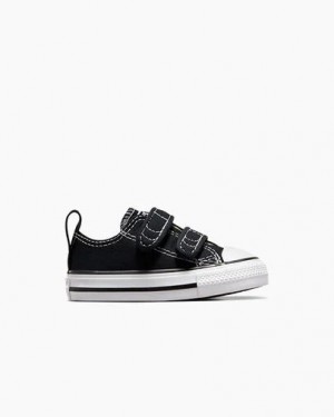 Black Converse Chuck Taylor All Star 2V Kids' Canvas Shoes UK | C-69145739