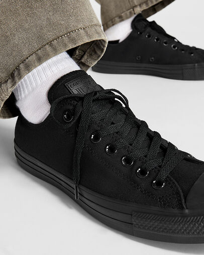 Black Converse Chuck Taylor All Star Classic Men Sneakers UK | C-15867939