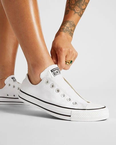 White / Black Converse Chuck Taylor All Star Women Slip On Shoes UK | C-59613249